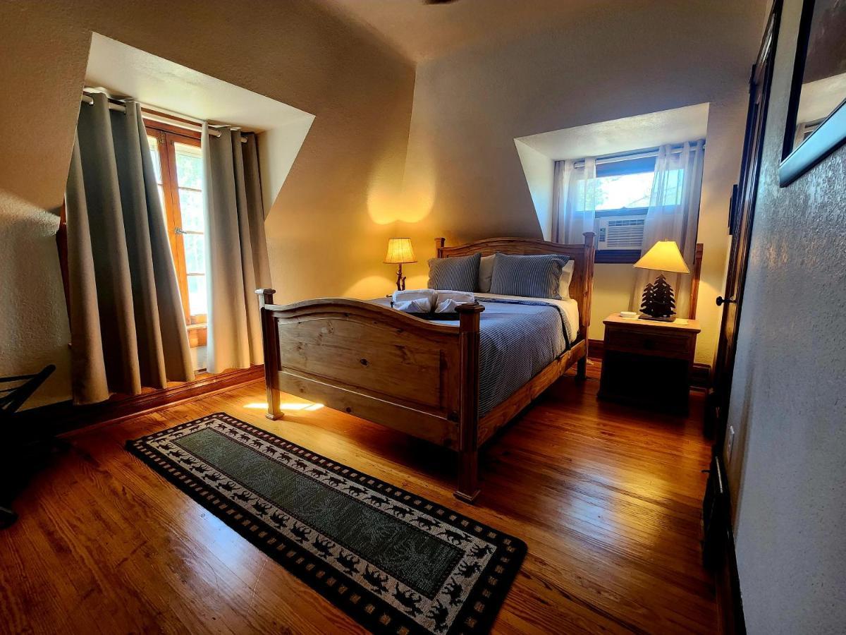 푸에블로 Downen House Bed & Breakfast B&B 외부 사진